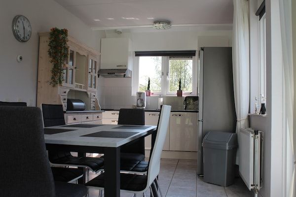 Keuken - Vakantiehuis in Zeeland met tuin in Wemeldinge (3)
