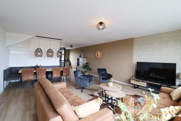 Woonkamer - Villa in Leons met Sloepverhuur in Leons (4)