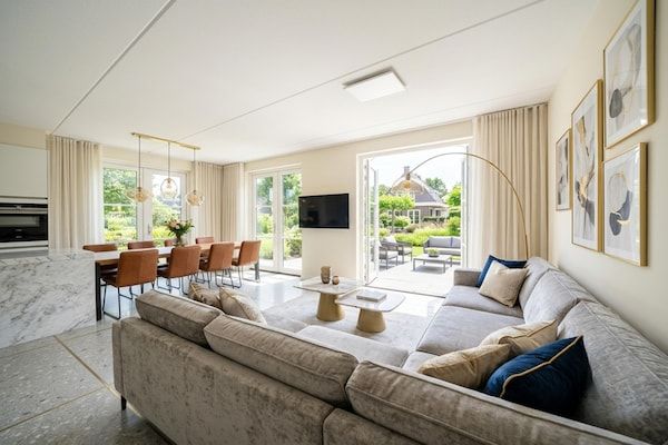 Woonkamer - Natuurtoevluchtsoord met tuin in Lochem (3)