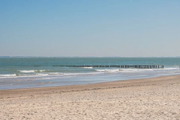 AreaSummer1KM - Luxe duinvilla op een vakantiepark in Cadzand (5)