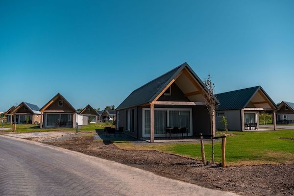 Park - Luxe duinvilla op een vakantiepark in Cadzand (1)
