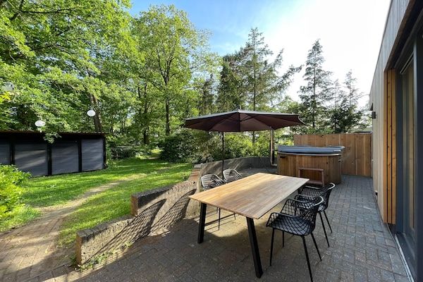 Terras - Vakantiehuis in Zelhem met Bos en Hottub in Zelhem (1)