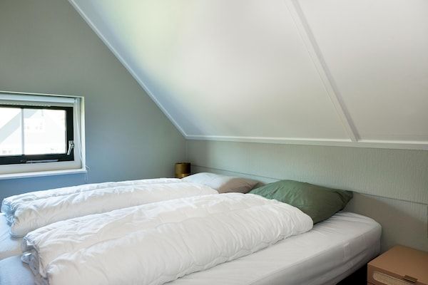 12 pers Lethehuis met sauna buitenspa en toerboot in Vlagtwedde - Foto 2 van 32