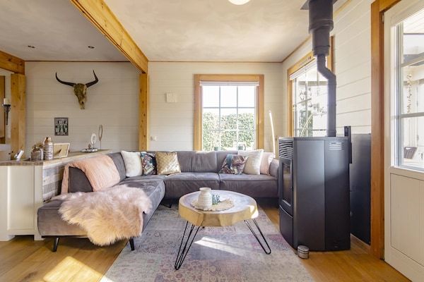 Groepswoning 2-11 personen aan het Zuidlaardermeer in Groningen met sloep optie in Kropswolde - Foto 1 van 40