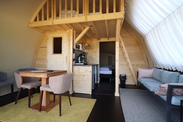 Woonkamer - Prachtige tentlodge in Dalerveen in Dalerveen (5)