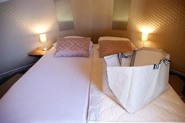 Slaapkamer - Luxe tentlodge met infraroodsauna in Dalerveen (4)
