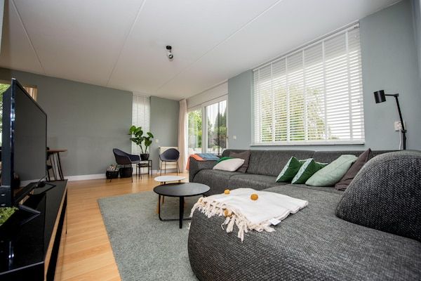 Villa aan het water in Terherne in Terherne - Foto 1 van 40