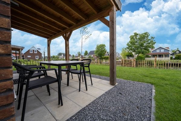 Terras - Vakantiehuis bij Stompaarde Plas Zuid-Holland in Simonshaven (5)