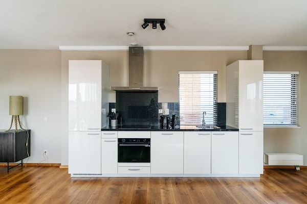 Keuken - Harbor Breeze: modern verblijf in Scheveningen (4)