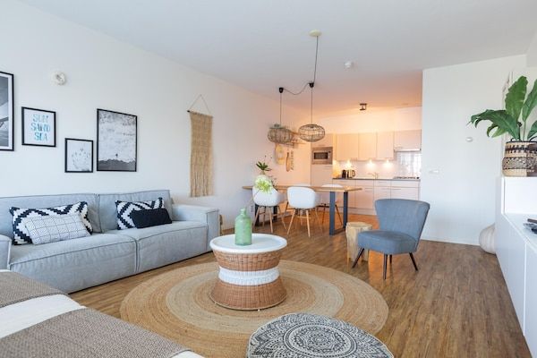 Scheveningen Harbour 76 in Den Haag - Foto 1 van 40