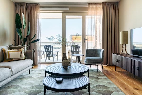 Woonkamer - Prachtig appartement aan het strand in Den Haag (1)