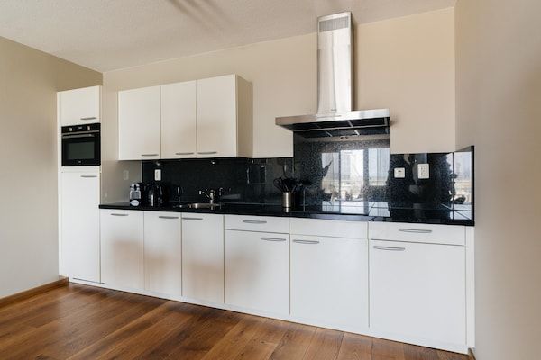 Keuken - Prachtig appartement aan het strand in Den Haag (3)