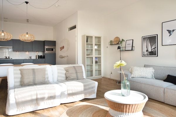 Scheveningen Harbour 56A in Den Haag - Foto 1 van 40