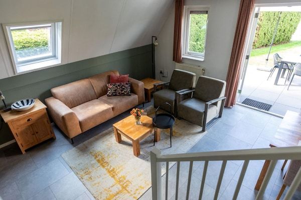 Woonkamer - Vakantiehuis in Plasmolen bij natuurgebieden in Plasmolen (3)