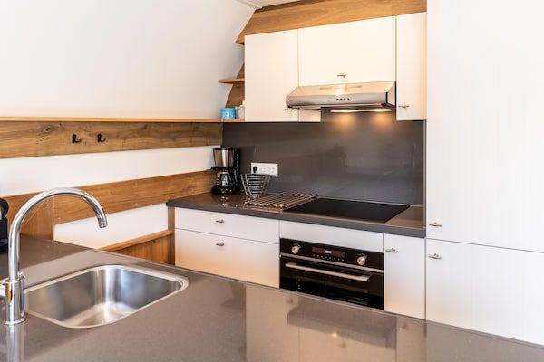 Keuken - Vakantiehuis in bos bij vijver in Baars (5)