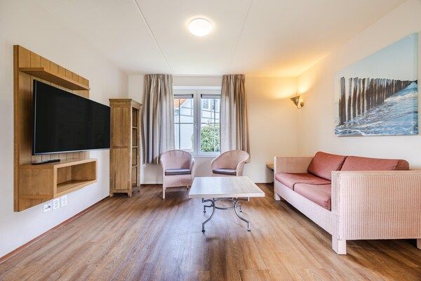Woonkamer - Villa in Cadzand-Bad bij Noordzeestrand in Cadzand-Bad (3)