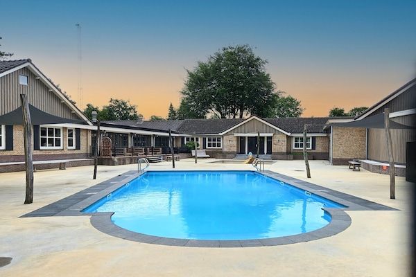 PoolOfHouse - Prachtig vakantiehuis met ruime tuin in Voorthuizen (4)