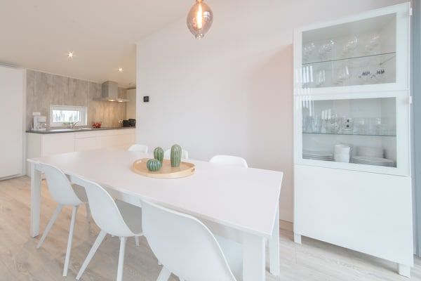 Keuken - Vrijstaand Huis in Zeeland met Uitzicht in Wemeldinge (5)