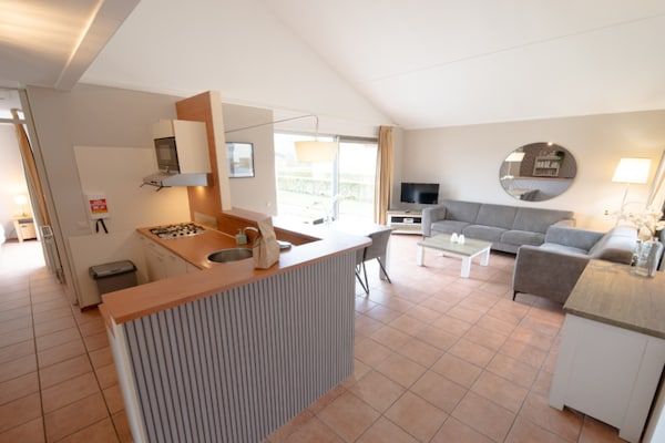 Keuken - Zevenhuizen Verblijf met Bubbelbad in Zevenhuizen (5)