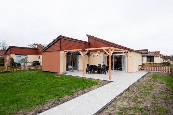 Terras - Huisdiervriendelijke plattelandsvakantie in Zevenhuizen (1)