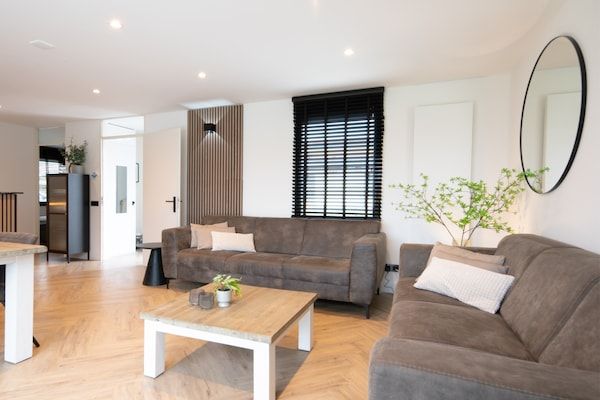 Woonkamer - Huisdiervriendelijke plattelandsvakantie in Zevenhuizen (2)
