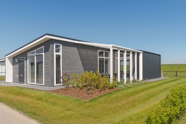 Water Resort Oosterschelde 59 in Wemeldinge - Foto 1 van 40