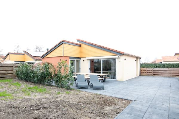Buitenkant - Vakantiehuis in Zevenhuizen met Sauna in Zevenhuizen (1)