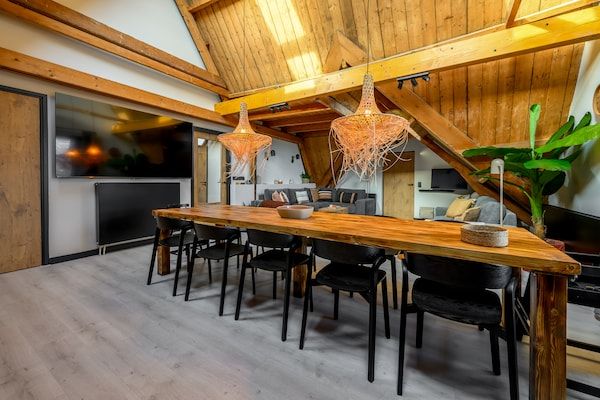 Eetkamer - Prachtige groeps loft met sauna nabij strand zee in Julianadorp (5)