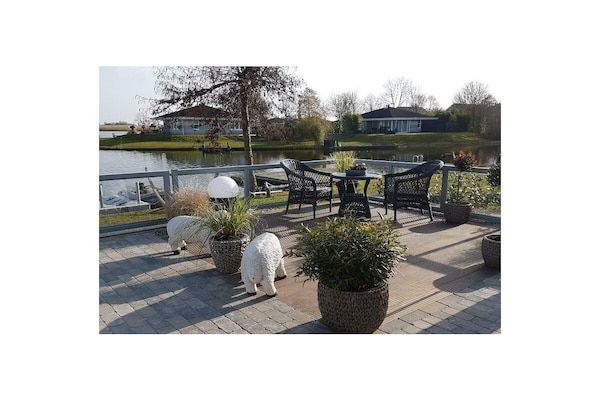 148179 in Makkum - Foto 2 van 40