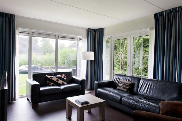 Fisker Wellness de Luxe VIP met sloep en buitenspa / 6 pers in Earnewald - Foto 33 van 33