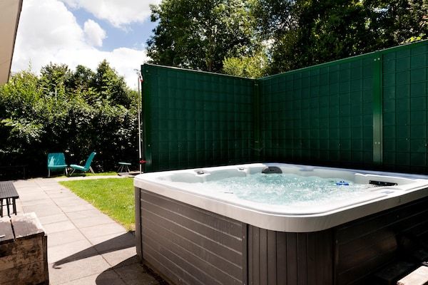 Grand Tolve Wellness de luxe met sauna buitenspa & sloep in Earnewald - Foto 2 van 36