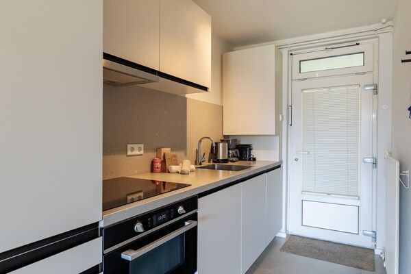 Keuken - Appartement in Zoutelande bij het strand in Zoutelande (4)