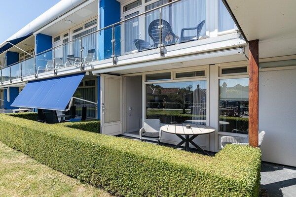 Terras - Kustuitje met sauna in Zoutelande (1)