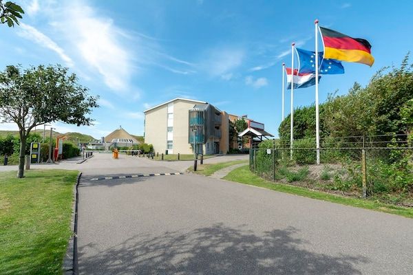 Strandslag 157 in Julianadorp aan Zee - Foto 1 van 40