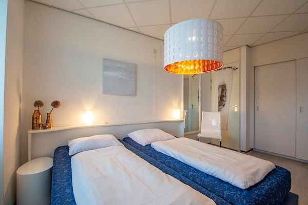 Slaapkamer - Strandslag 107 appartement aan het strand in Julianadorp aan Zee (4)