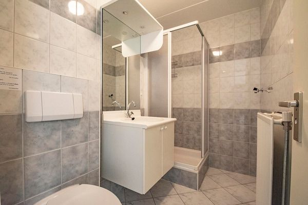 Badkamer - Appartement bij de duinen aan zee in Julianadorp aan Zee (4)