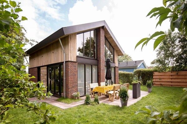 Buitenkant - Villa met tuin vlakbij de Nederlandse duinen in Julianadorp aan Zee (1)