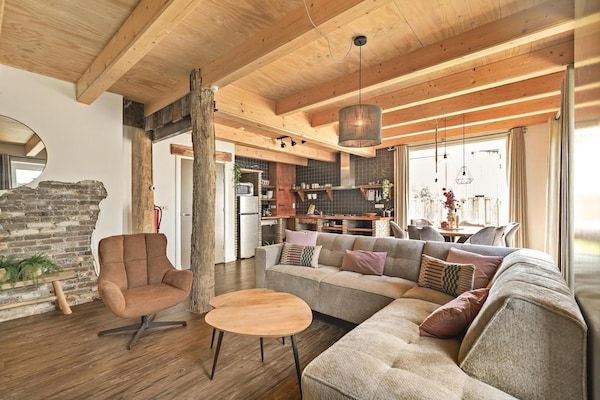 Woonkamer - Vossehoeck 3 met uitzicht op natuurgebied in Callantsoog (2)
