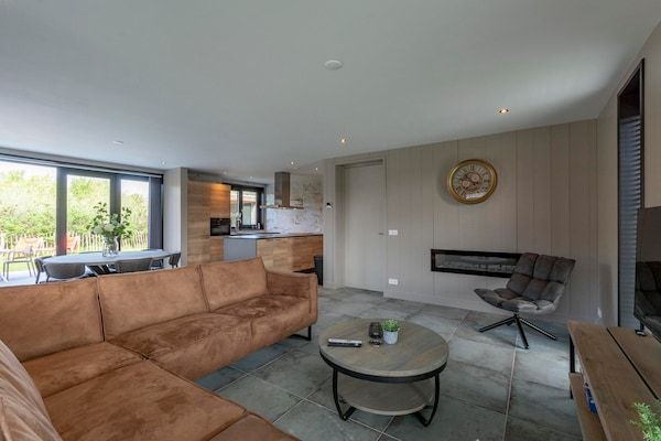 Wellness Villa Lotje in Julianadorp aan Zee - Foto 2 van 29