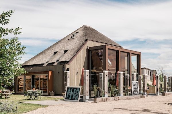 Beach Lodge Luxe - Duynpark in Callantsoog - Foto 1 van 21