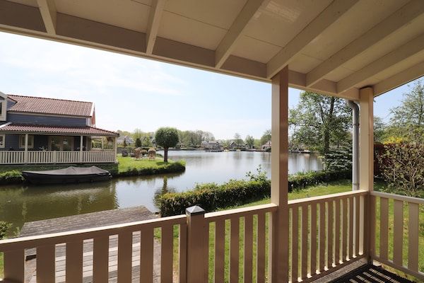 Uitzicht - Bungalow in Zuid-Holland met eigen aanlegsteiger in Simonshaven (2)