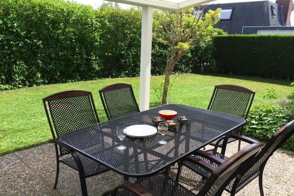Eetkamer - Vakantiehuis in Breskens bij Strand in Breskens (5)