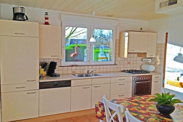 Keuken - Vakantiehuis in Breskens bij Strand in Breskens (4)