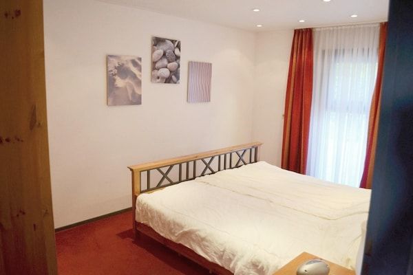 Slaapkamer - Zeeuwse woning met open haard in Breskens (4)