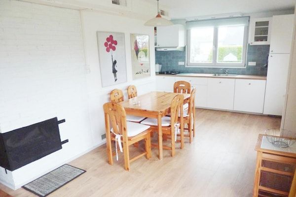 Eetkamer - Huis in Breskens bij de stranden in Breskens (3)
