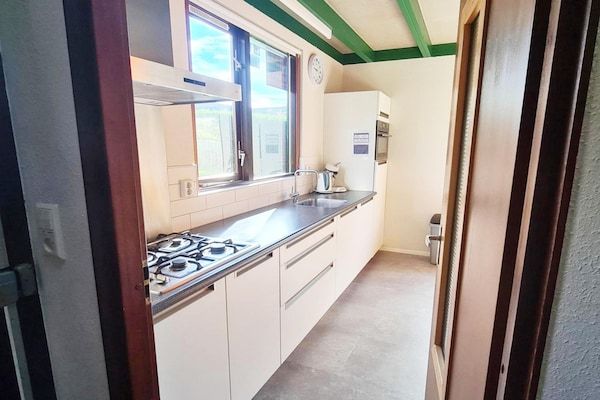 Keuken - Huis in Breskens bij stranden in Breskens (4)