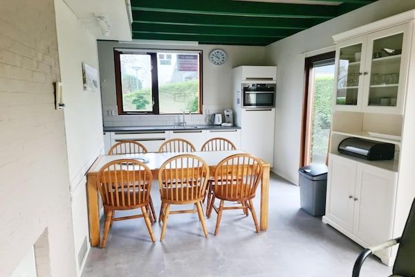 Eetkamer - Huis in Breskens bij stranden in Breskens (3)