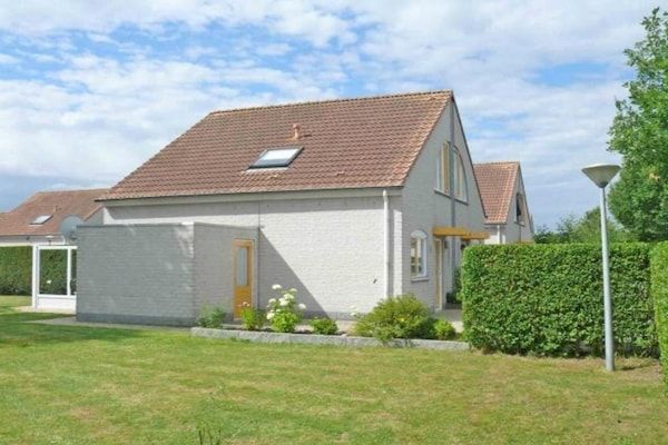 Buitenkant - Bungalow in Breskens bij het Strand in Breskens (5)