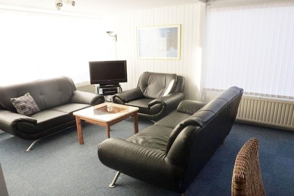 Woonkamer - Vakantiehuis in Breskens bij het strand in Breskens (2)