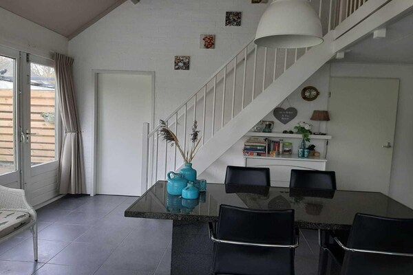 Eetkamer - Knus Huis in Breskens bij de Zee in Breskens (3)